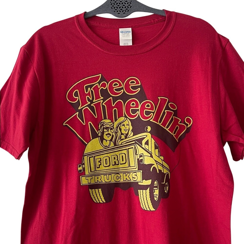 Gildan Free Wheelin' Ford Trucks Red‎ Mens T-Shirt Large NWOT